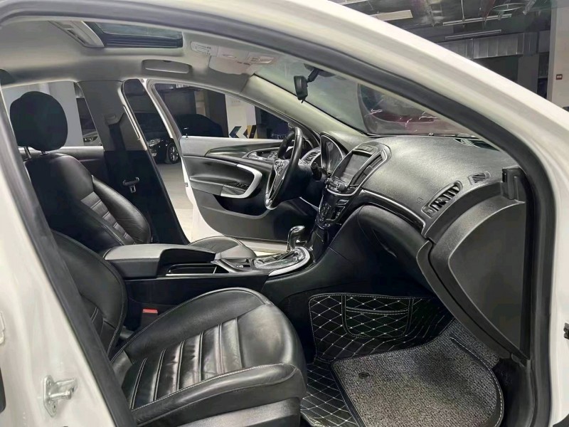 成都15年别克君威4