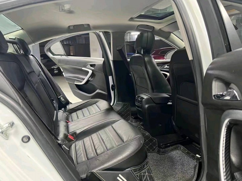 成都15年别克君威8