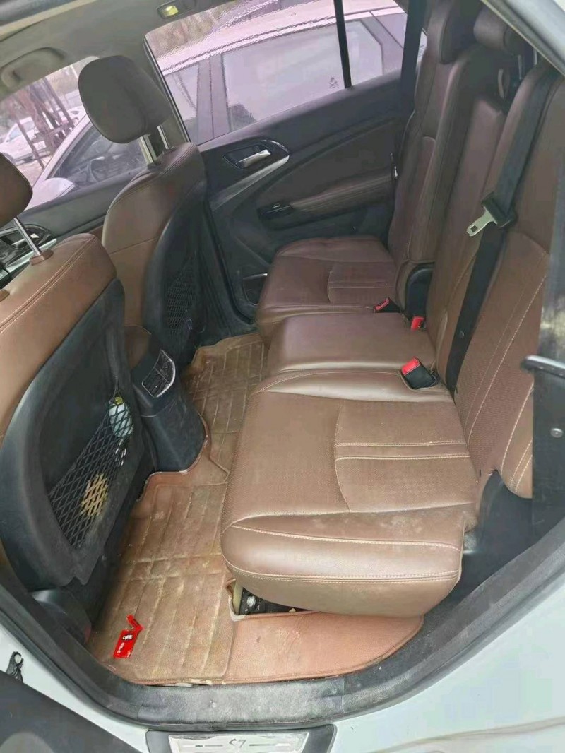 汕头17年比亚迪S76