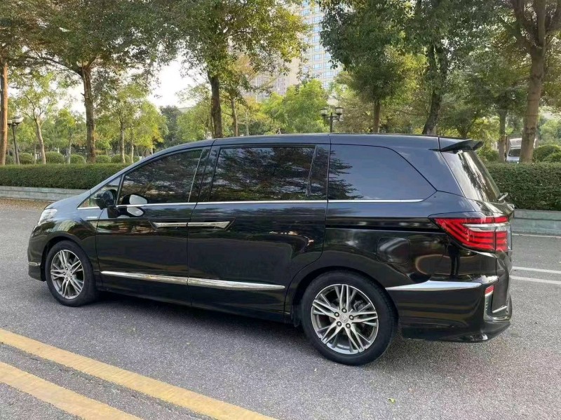 珠海20年本田艾力绅4