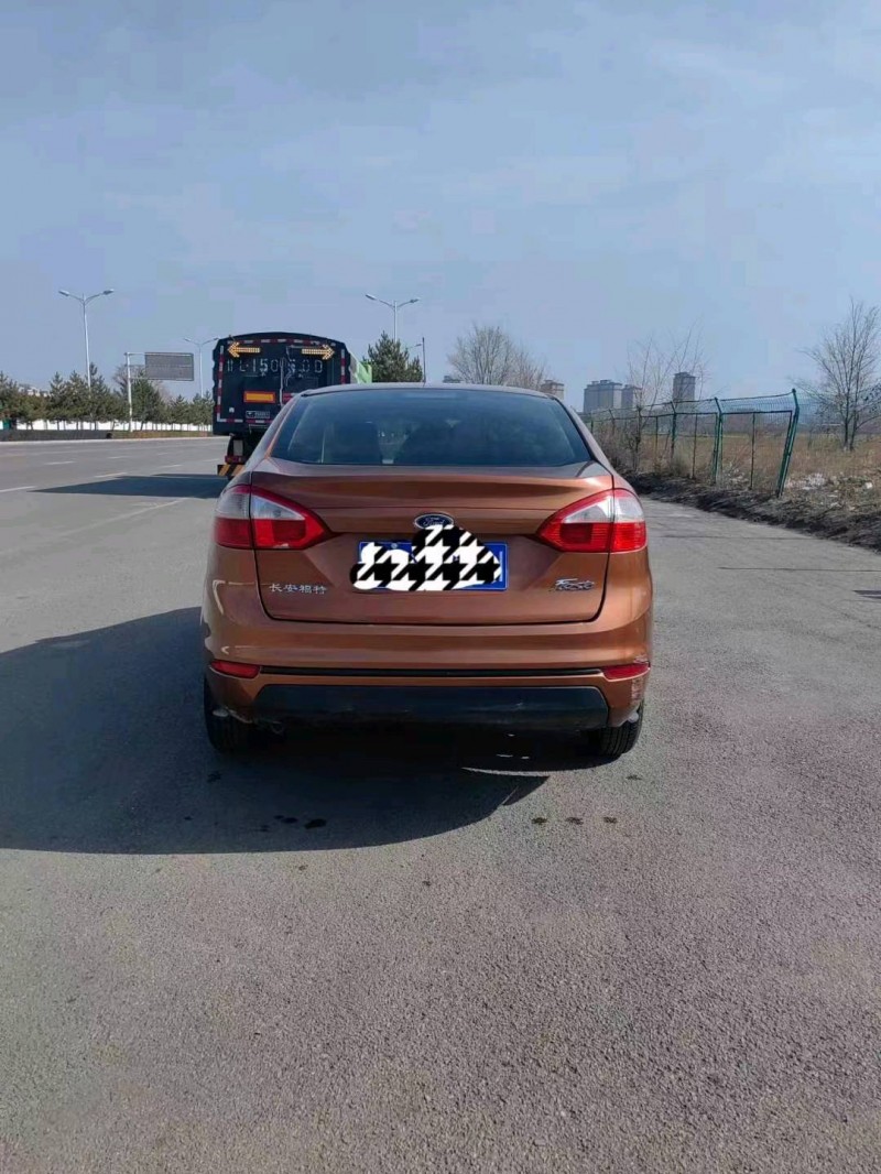 邢台14年福特嘉年华7
