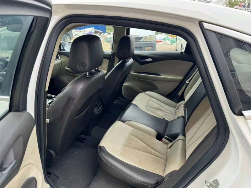 枣庄16年别克威朗8