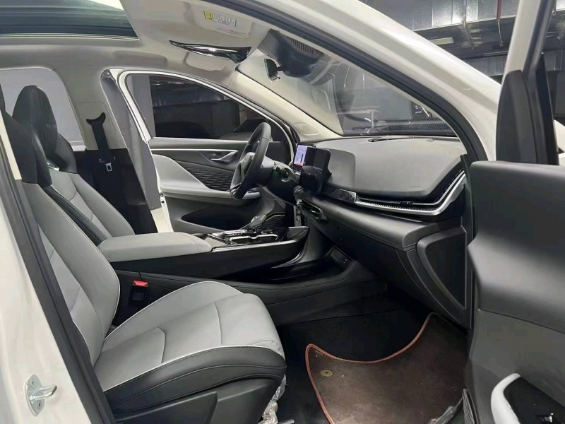 成都23年北汽制造魔方3