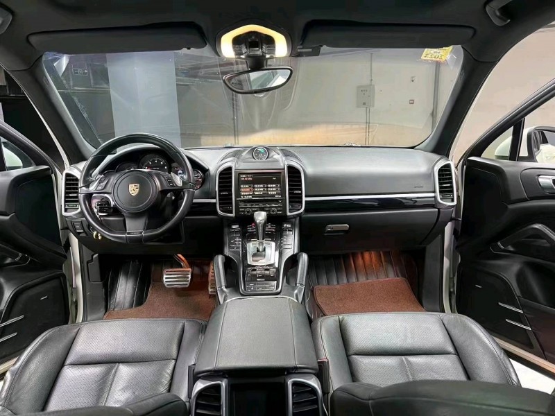 成都12年保时捷卡宴7