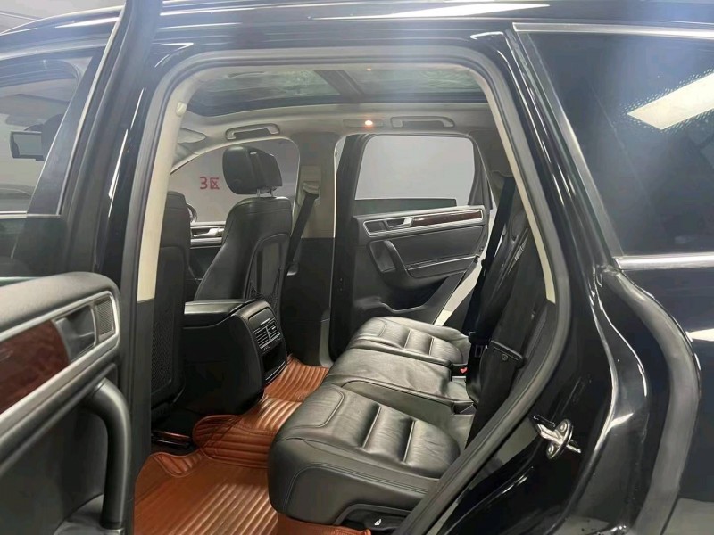 成都13年大众途锐9