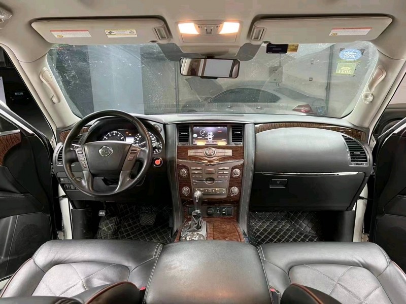 成都19年日产途乐8