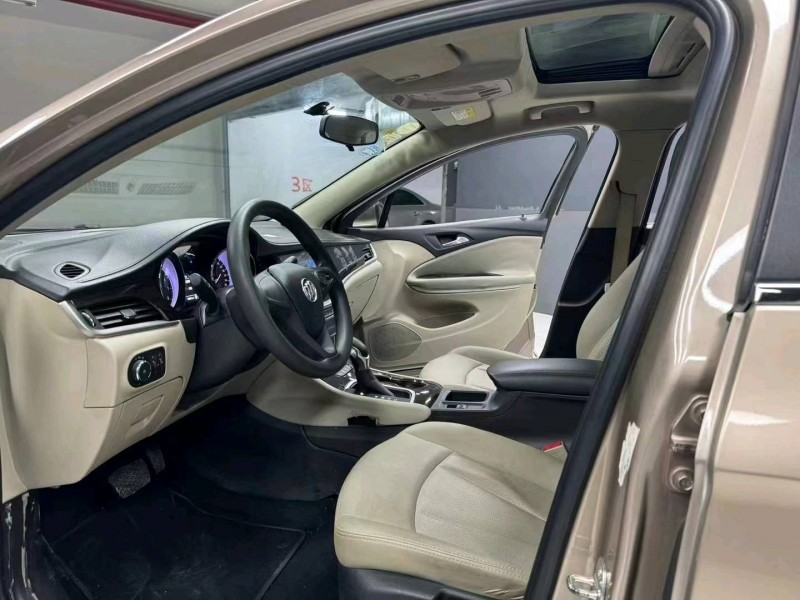 成都18年别克威朗3