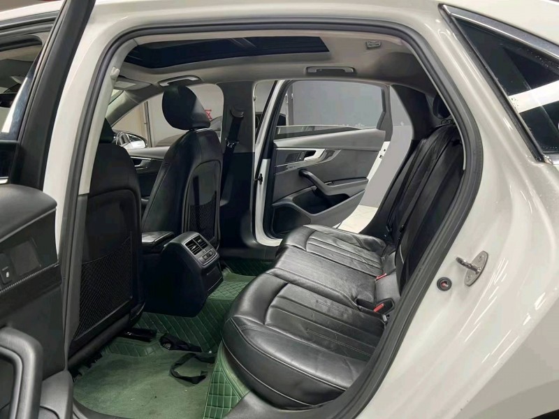 成都18年奥迪A4L5