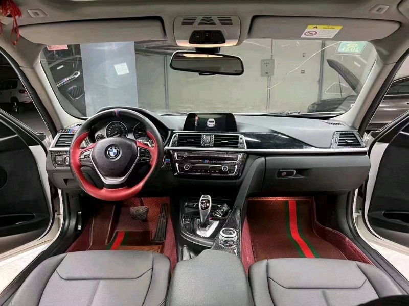 成都17年宝马3系9