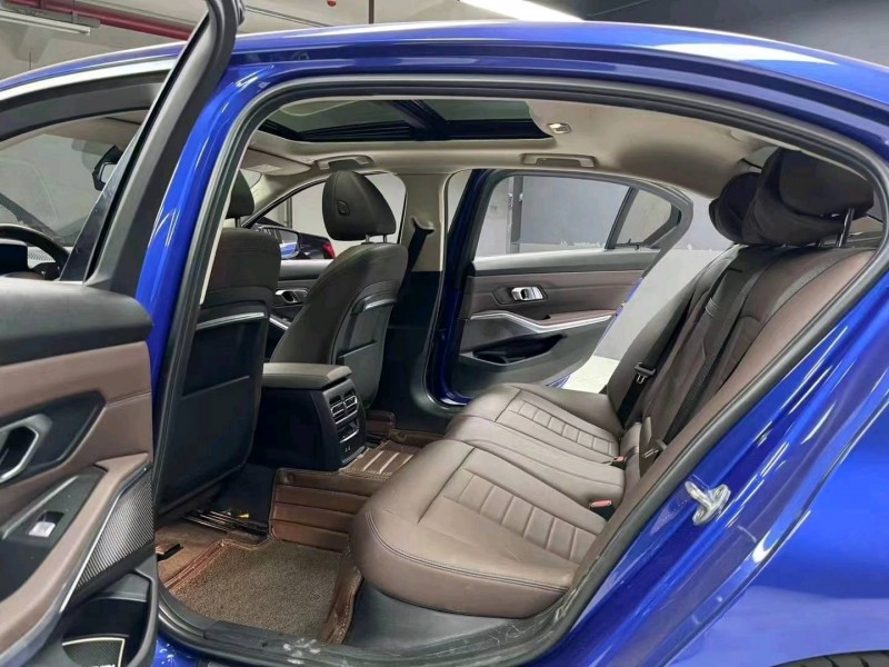 成都19年宝马3系5