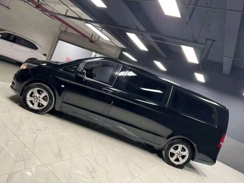 成都20年奔驰威霆3