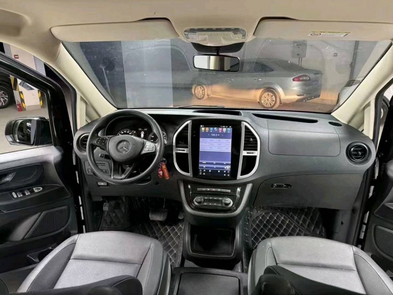 成都20年奔驰威霆9