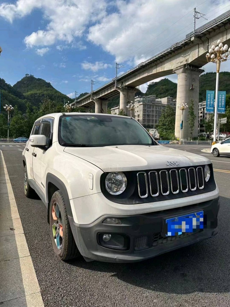 安順17年Jeep自由俠2