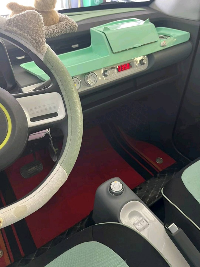 平涼23年五菱汽車宏光MINI EV6