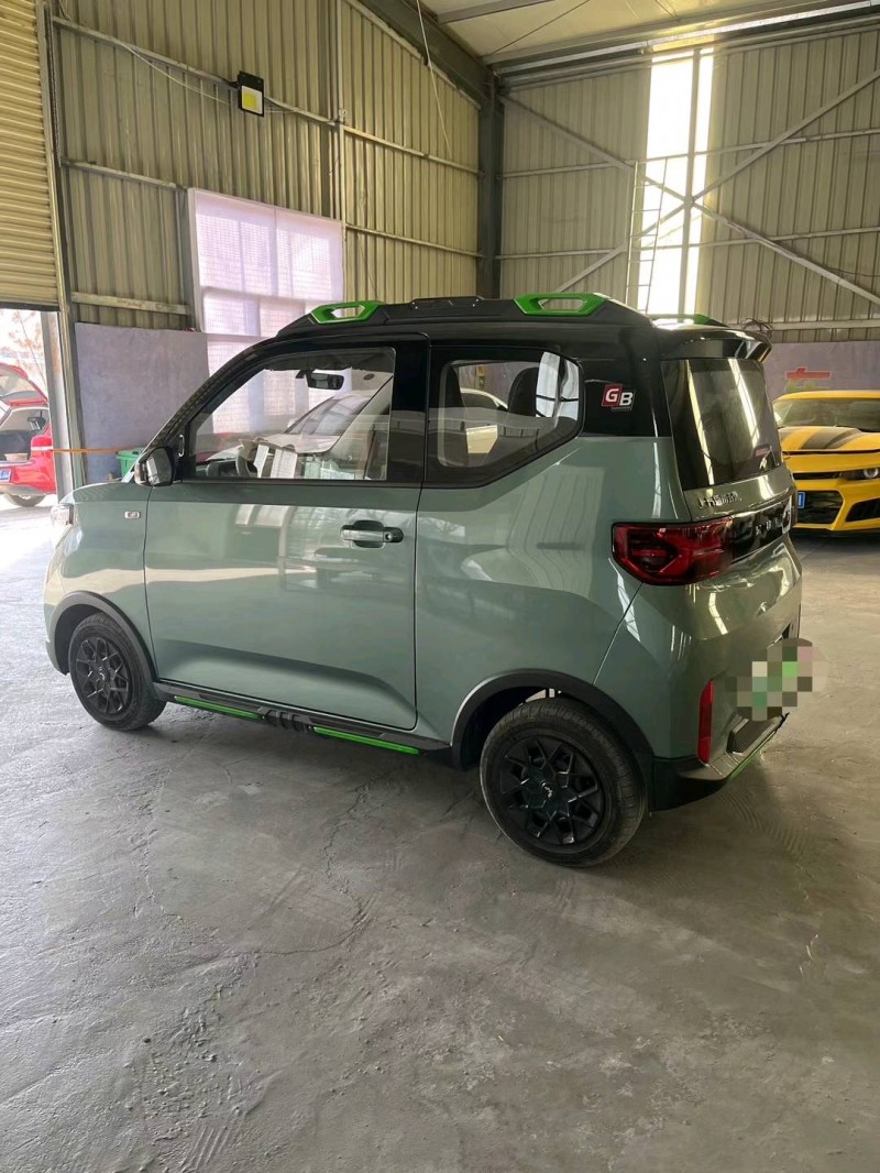 平涼23年五菱汽車宏光MINI EV7