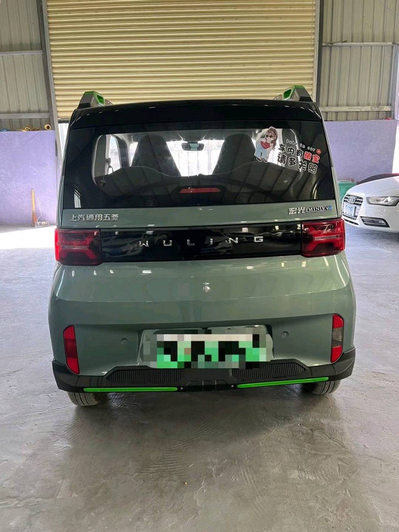 平涼23年五菱汽車宏光MINI EV9