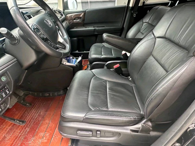 徐州18年本田艾力绅8