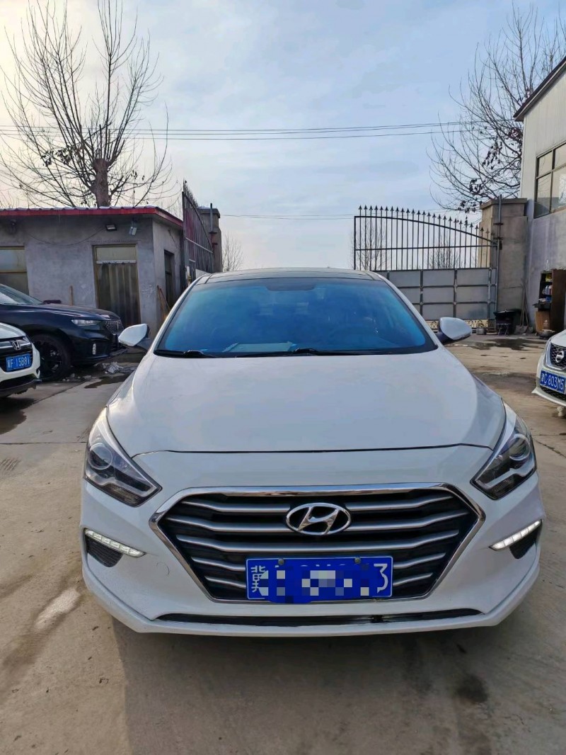 保定18年现代名图1