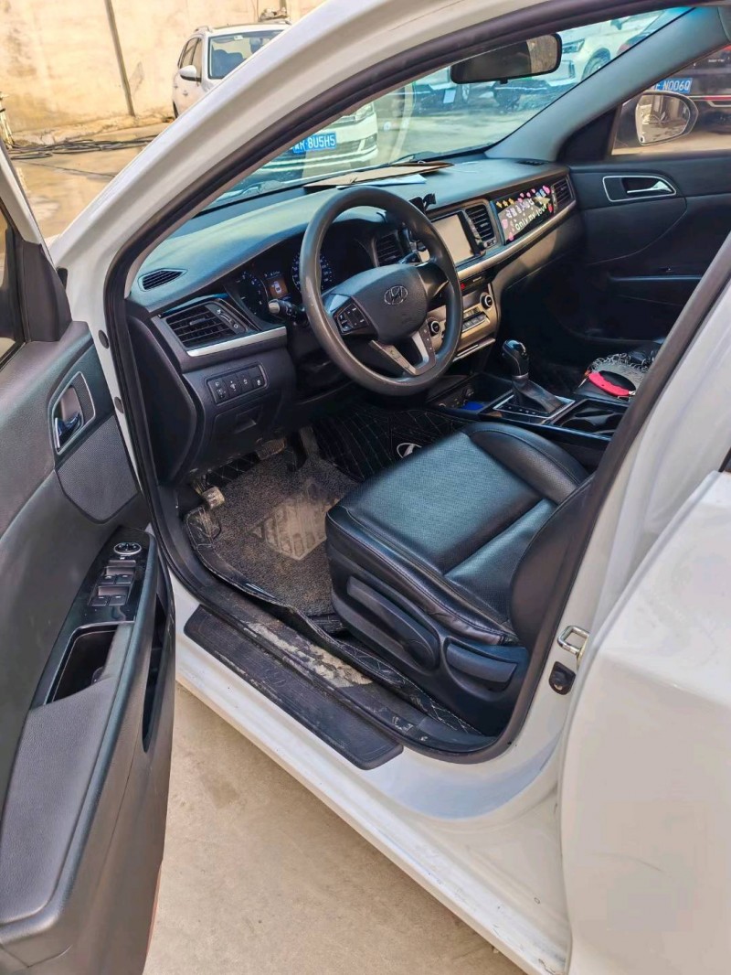 保定18年现代名图4