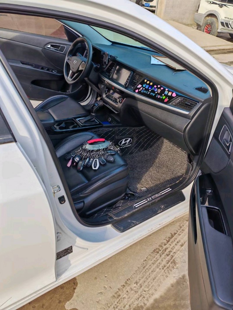 保定18年现代名图6