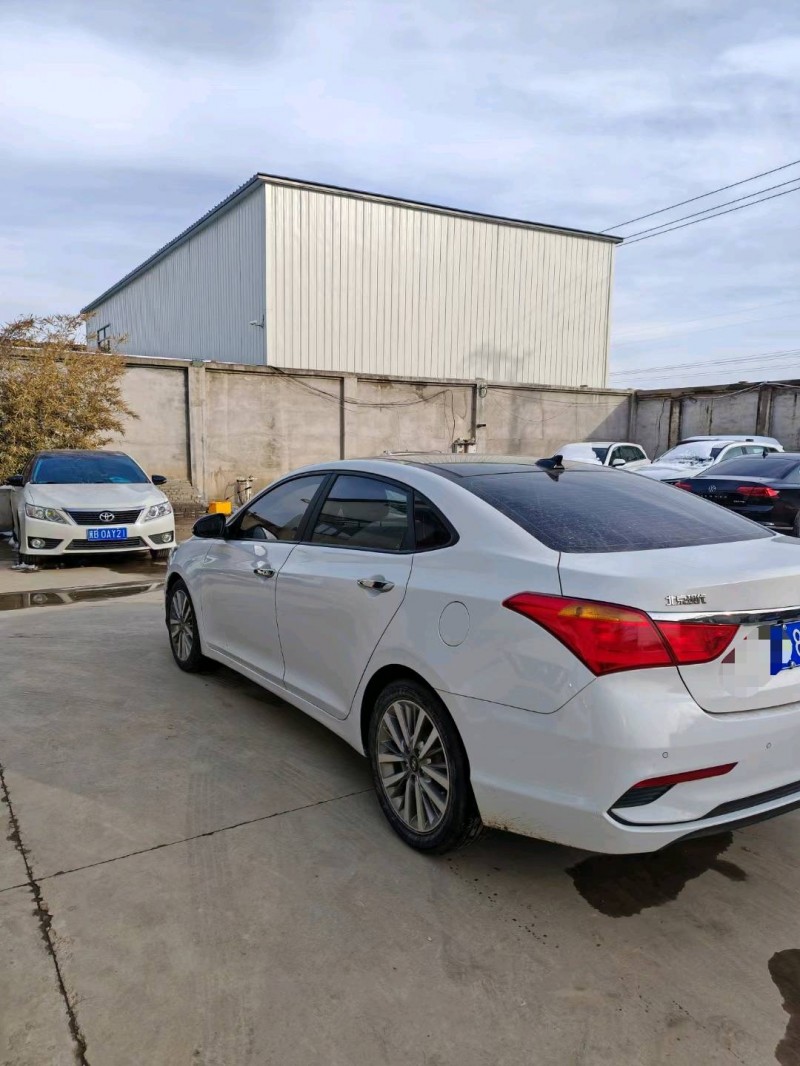 保定18年现代名图7