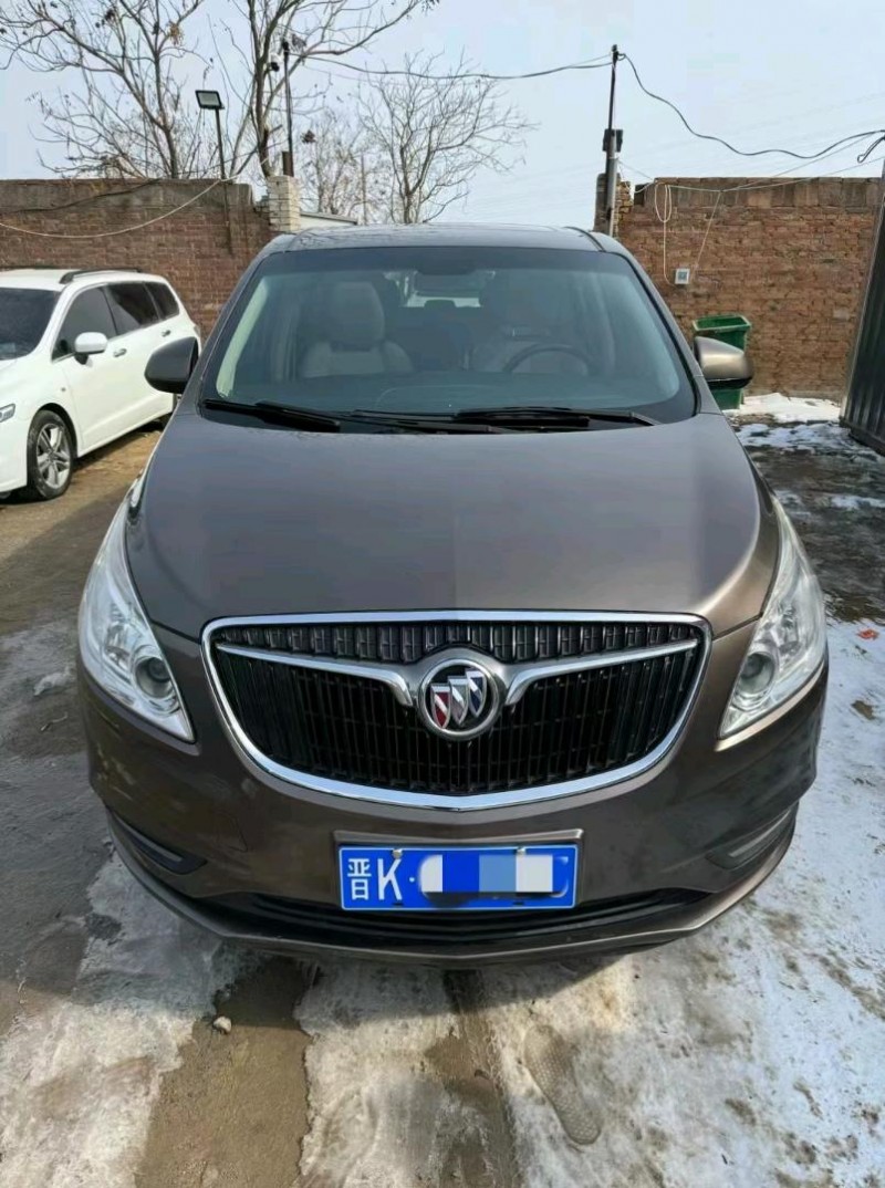 保定18年别克GL81