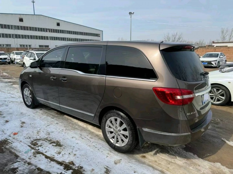 保定18年别克GL82