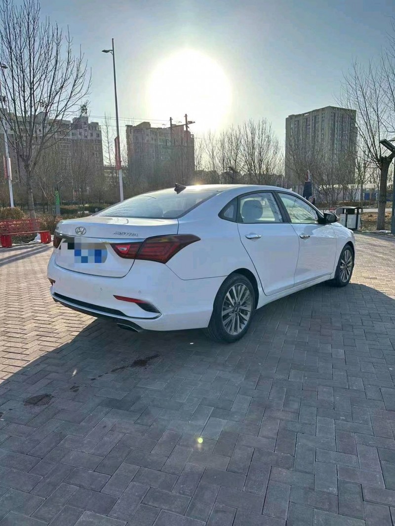 邯郸17年现代名图4