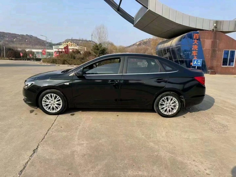 济南17年别克英朗7