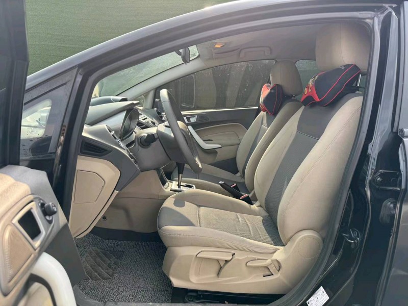 珠海13年福特嘉年华7