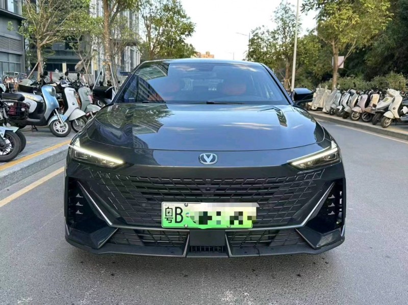 汕头23年长安汽车UNI-V1