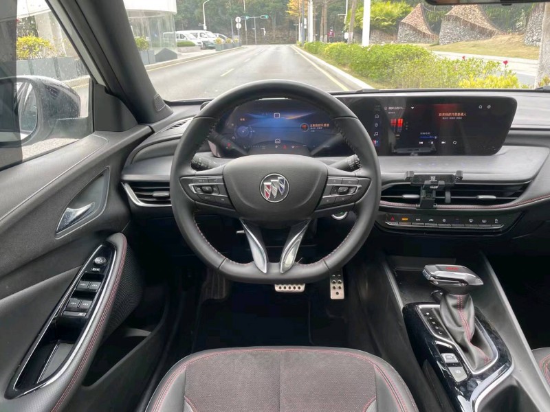 汕头23年别克威朗6