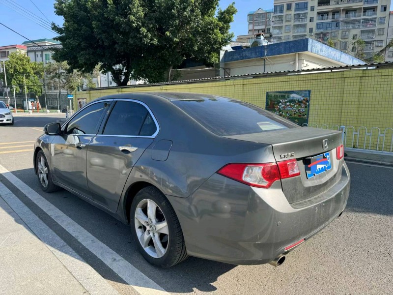 珠海13年本田思铂睿3