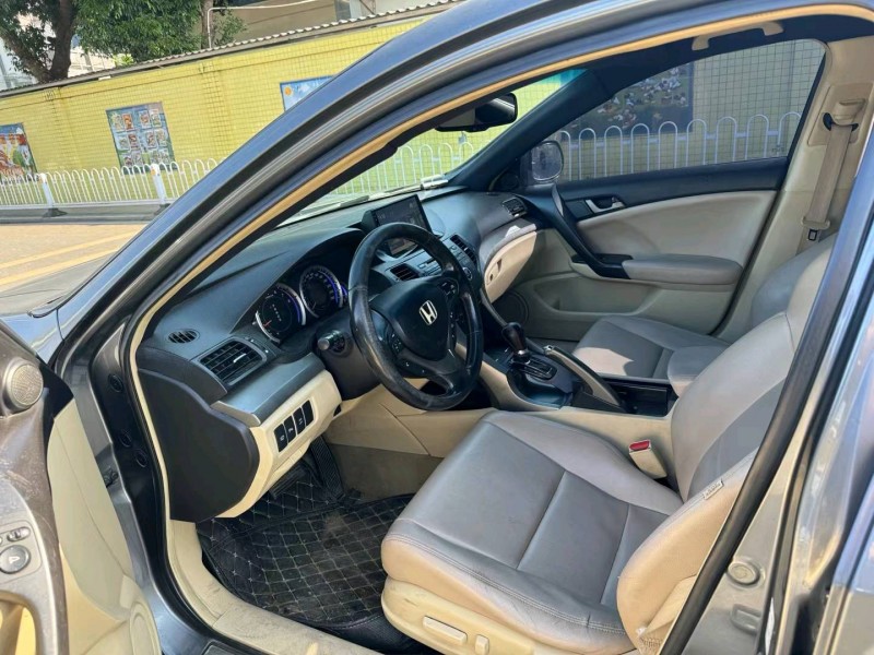 珠海13年本田思铂睿5