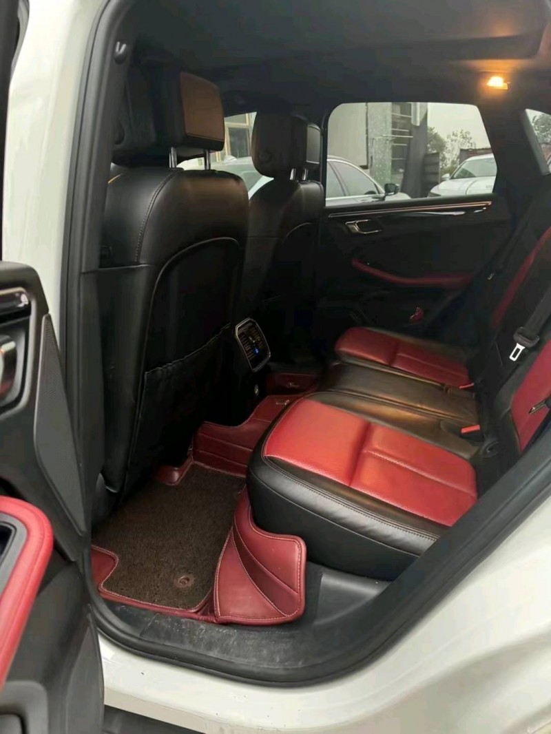 嘉興16年保時捷Macan2