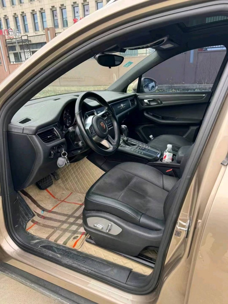 嘉興17年保時捷Macan7