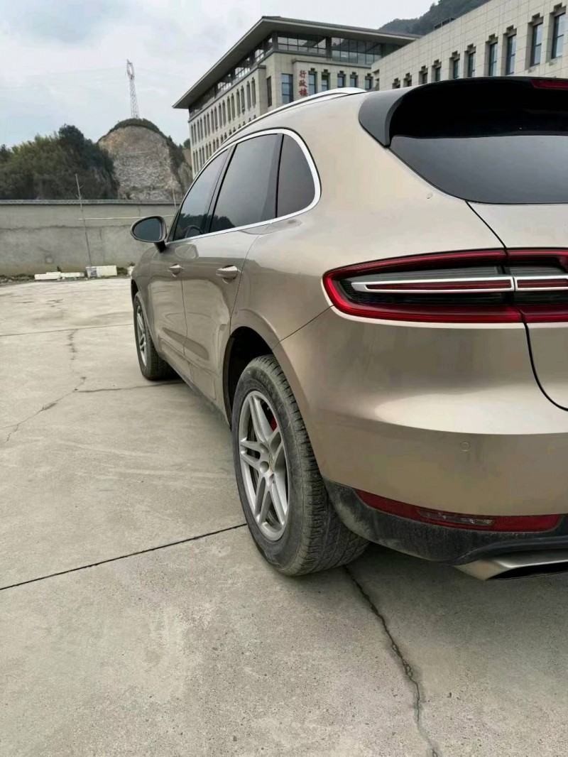 嘉興17年保時捷Macan8