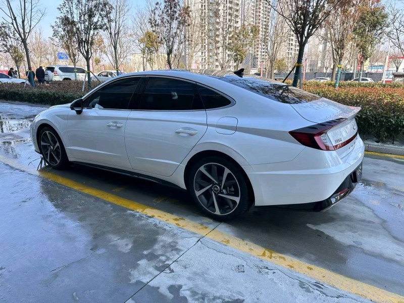 济宁21年现代索纳塔十4