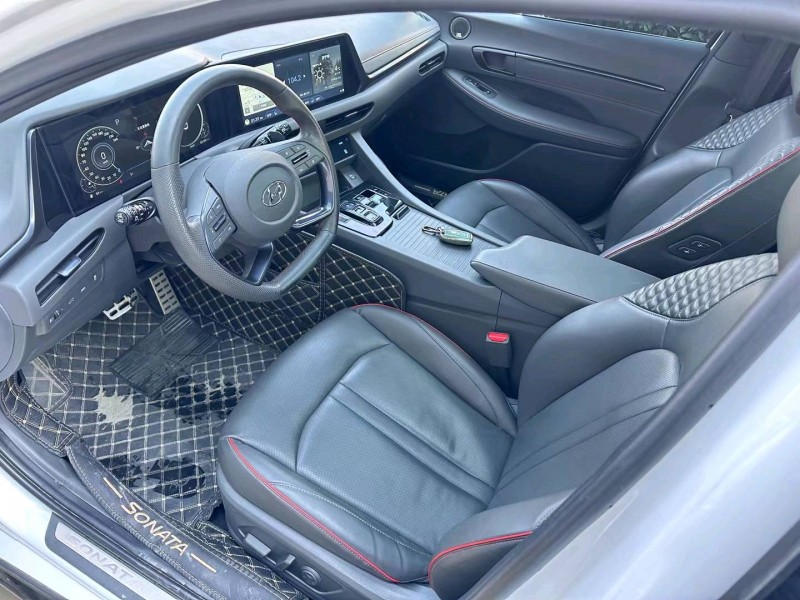 济宁21年现代索纳塔十8