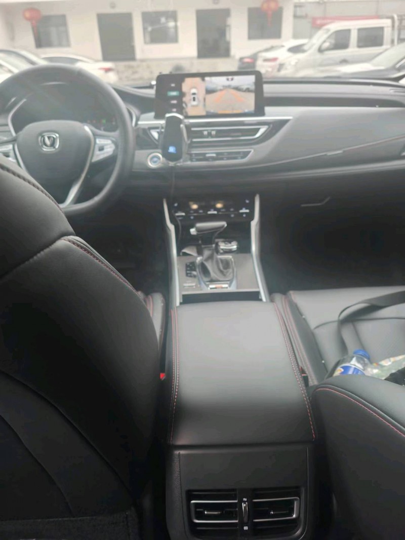 宜昌22年长安汽车CS758