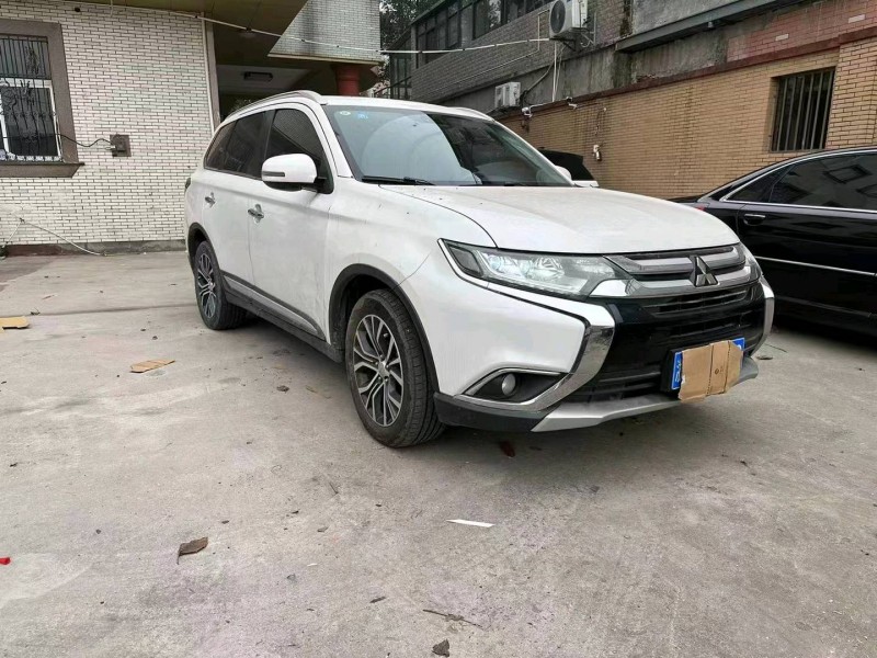 湖州18年三菱歐藍德2