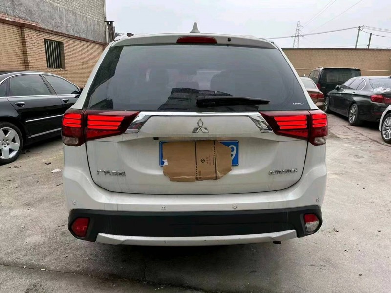 湖州18年三菱歐藍德3