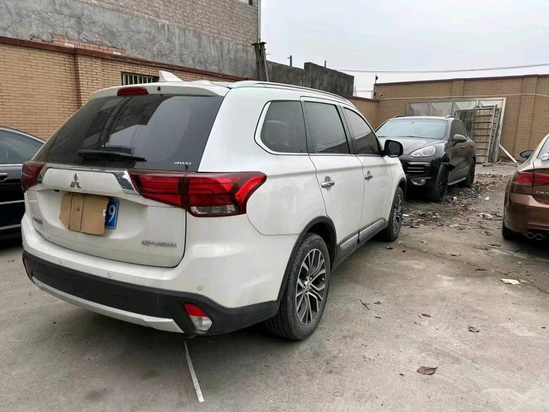 湖州18年三菱歐藍德7