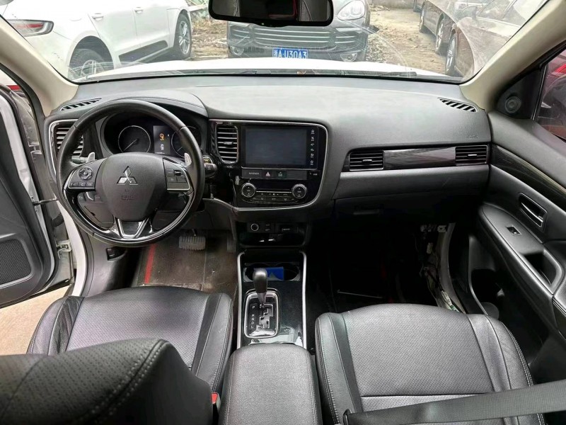 湖州18年三菱歐藍德9