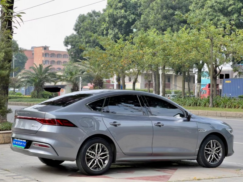 东莞22年比亚迪秦8