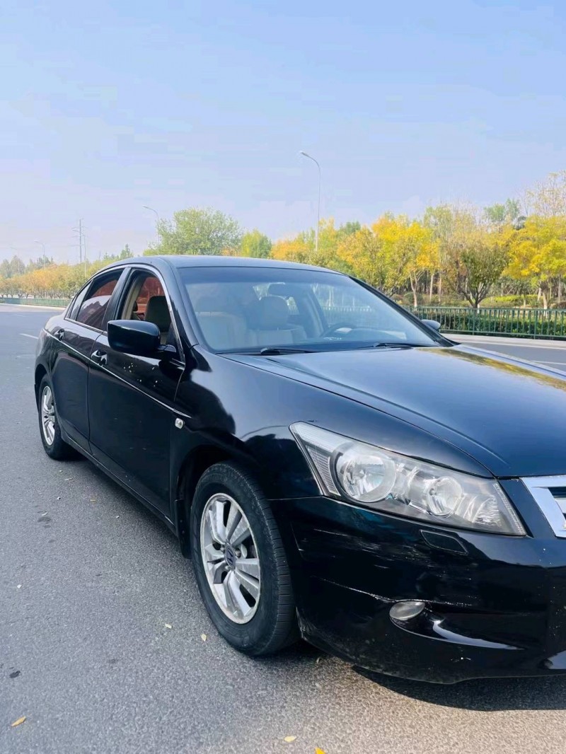 青岛10年本田雅阁8