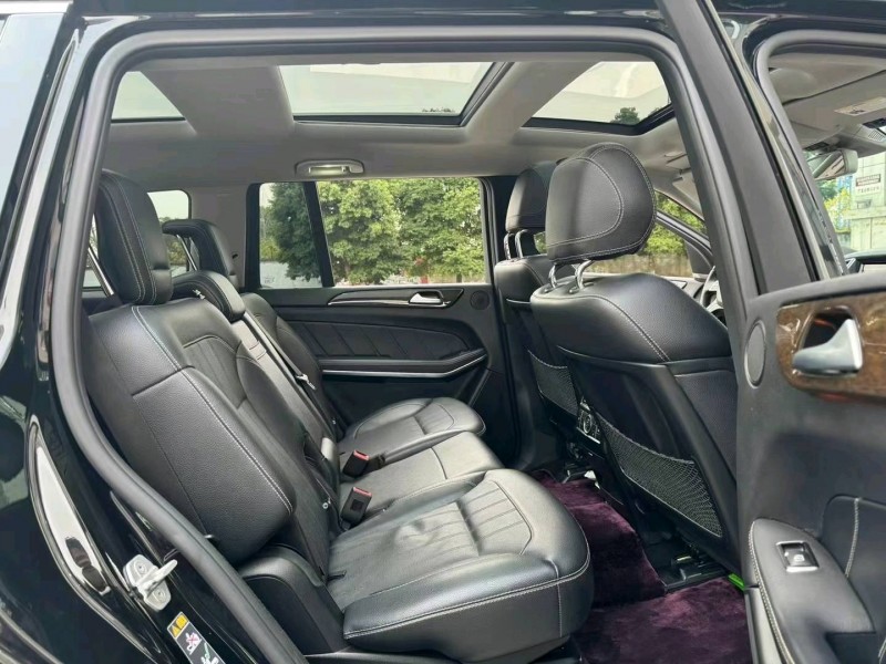 成都15年奔驰GL8