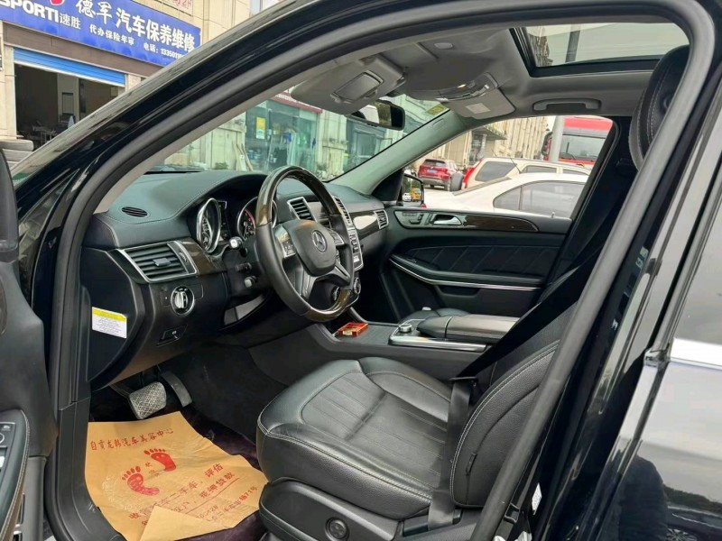 成都15年奔驰GL9