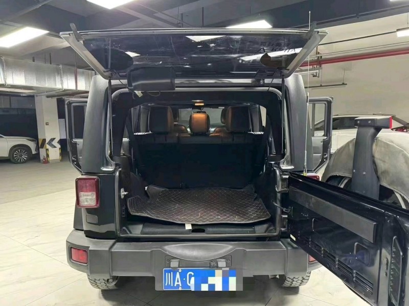 成都16年Jeep牧马人3