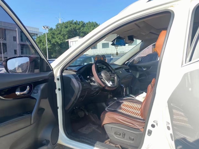 福州19年日產奇駿4